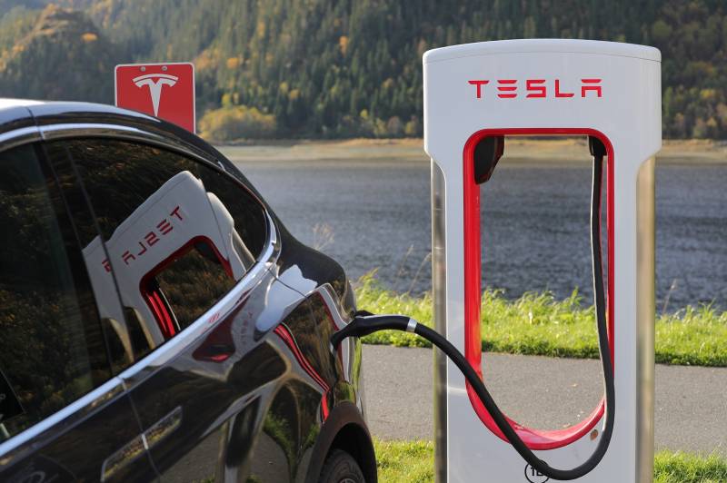 Borne de recharge pour Tesla Model X